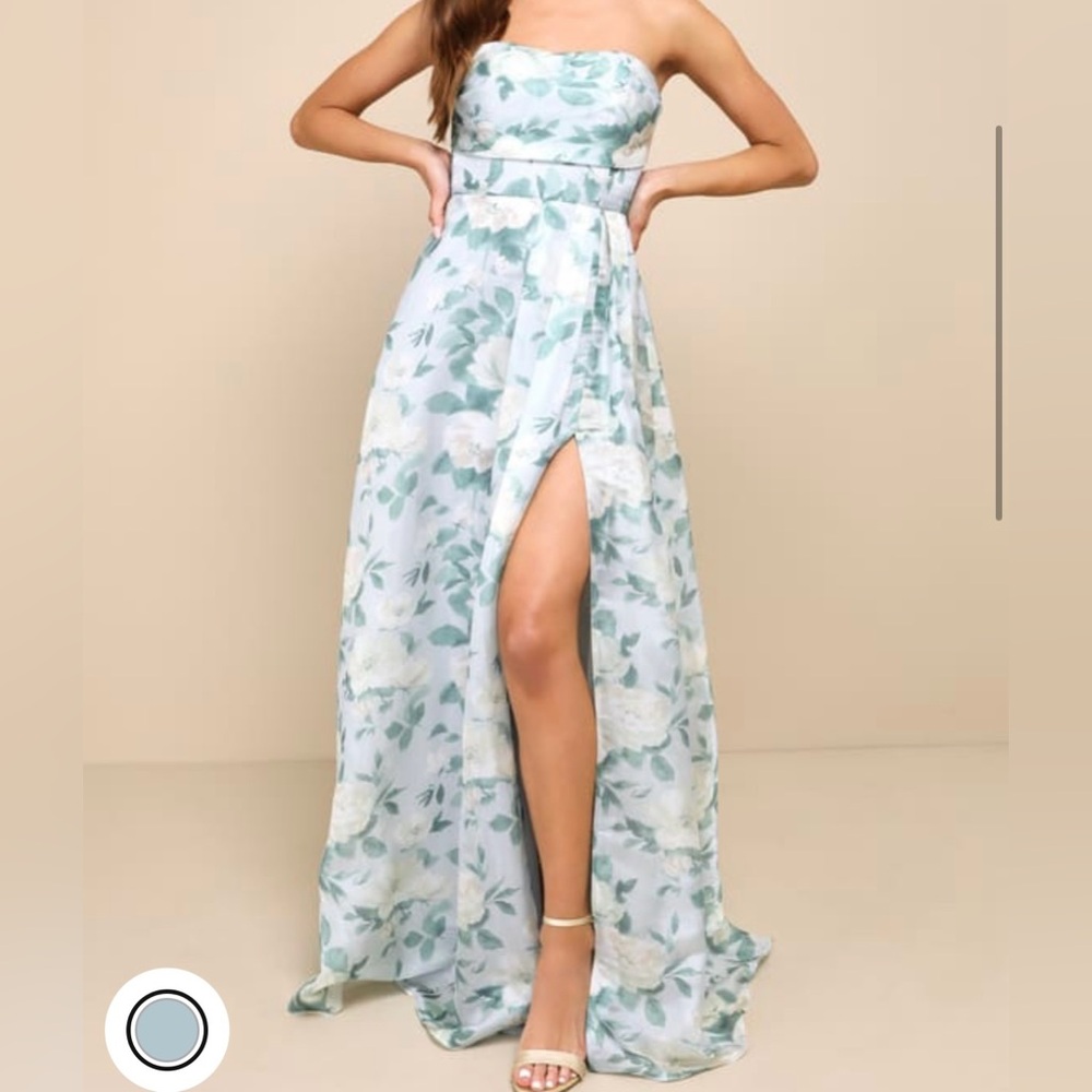Lulu’s Exceptional Sight Light Blue Floral Lace-Up
Strapless Maxi Dress